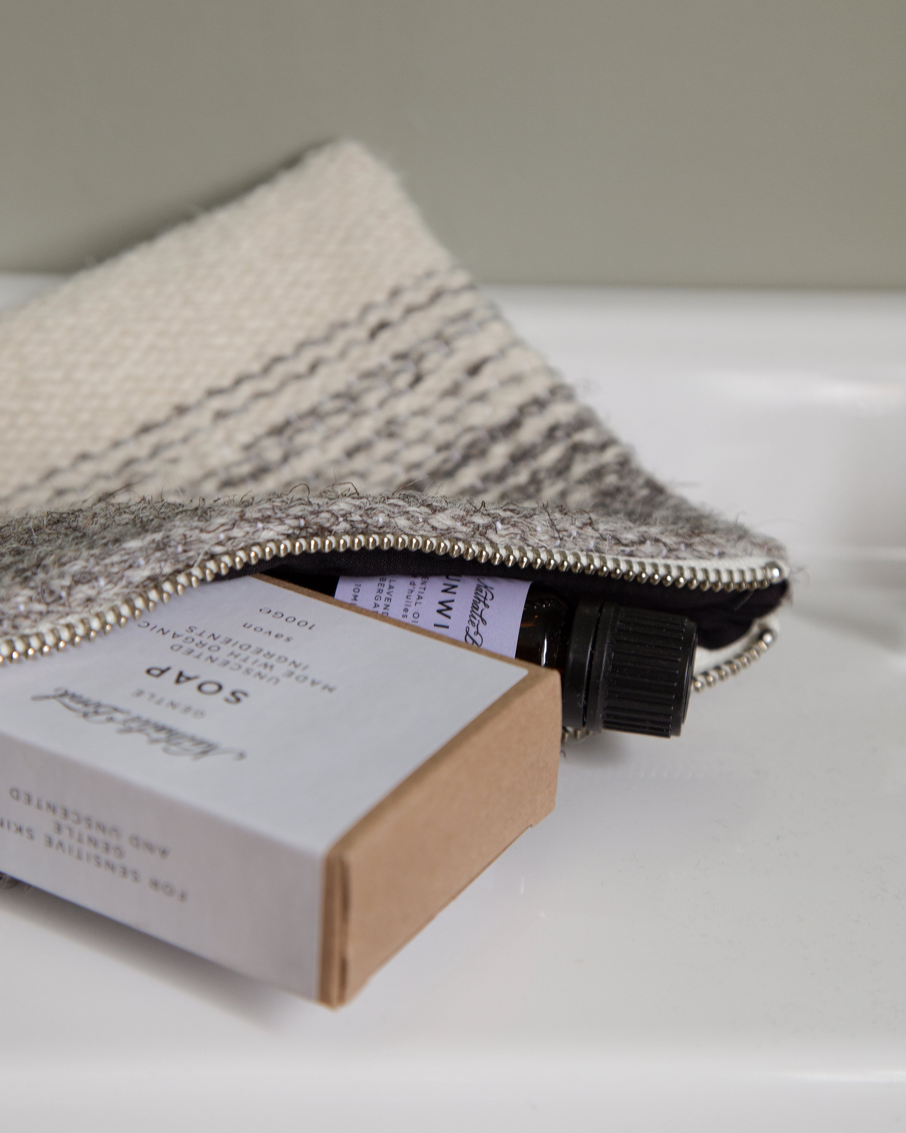 White Woven Wool Purse - Image 5